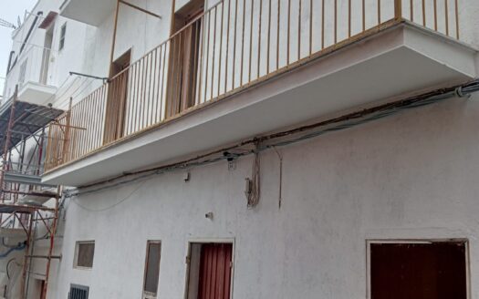 Abitazione con deposito