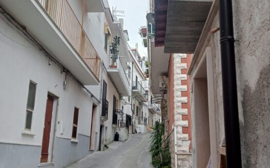 Abitazione con deposito