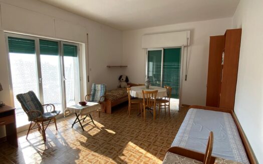 Casa indipendente con posti auto