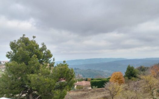 Appartamento con mansarda, terrazzo e due garage