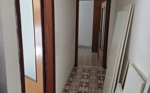 Appartamento con terrazzo e parcheggio